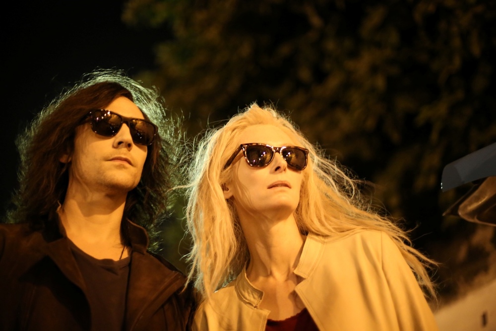 تام هیدلستون و تیلدا سوئینتن در فیلم «فقط عاشق ها زنده می‌مانند»(only lovers left alive)